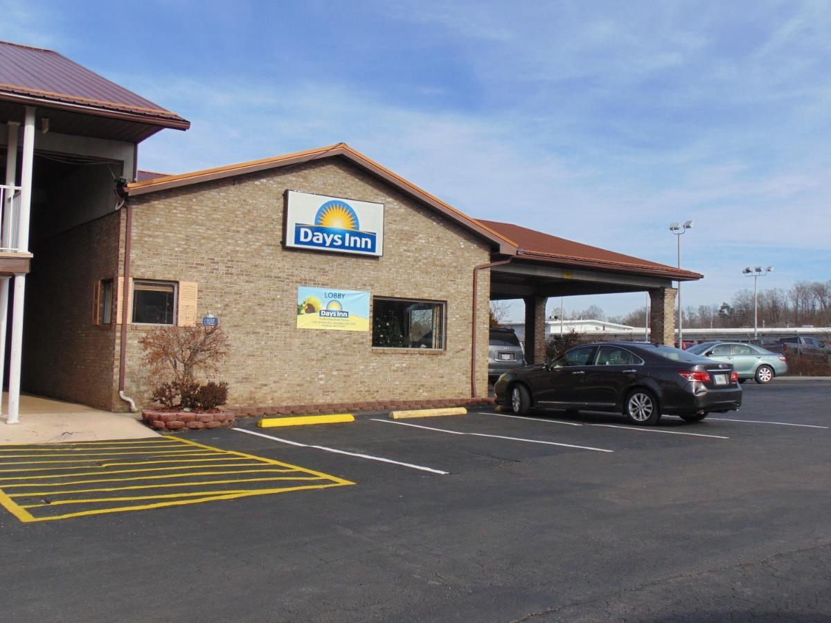 Days Inn By Wyndham Huntington Pea Ridge Exterior photo